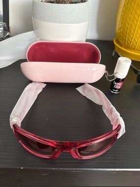 DEZI x Benefit Tints Out Sunglasses & dark cherry liquid tint NIB